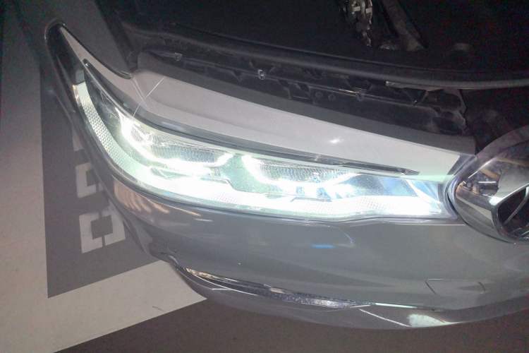 Used BMW 5 Series New Energy 2019 530Le Luxury Package Right Front Headlight