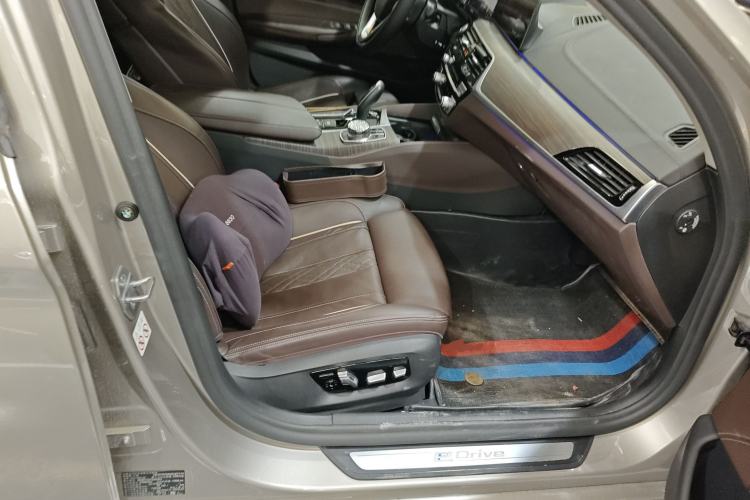 Used BMW 5 Series New Energy 2019 Updated 530Le Pioneer Edition Right Front Seat