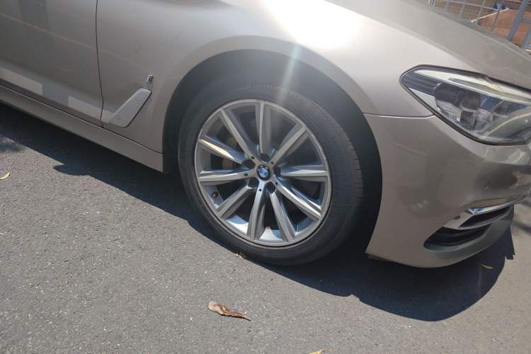 Used BMW 5 Series New Energy 2019 530Le Luxury Package Right Front Wheel Hub
