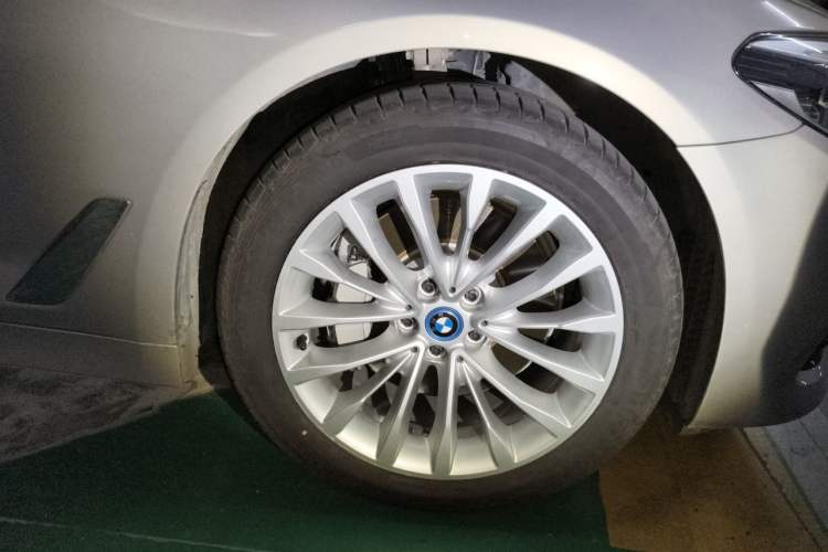 Used BMW 5 Series New Energy 2019 530Le Luxury Package Right Front Wheel Hub