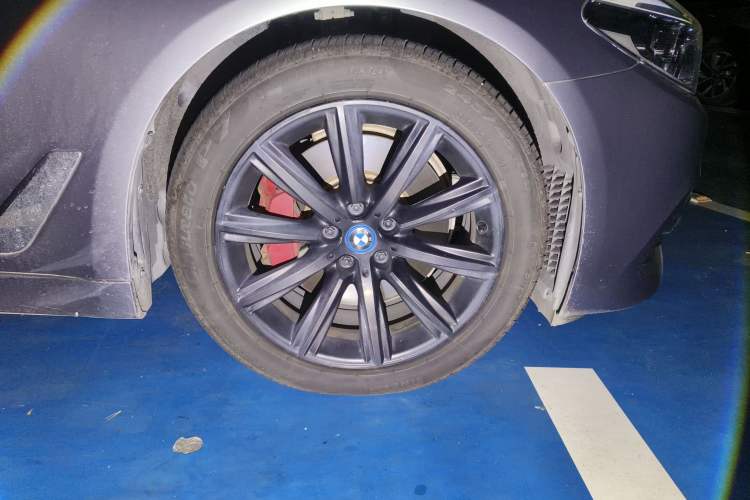 Used BMW 5 Series New Energy 2019 530Le Luxury Package Right Front Wheel Hub