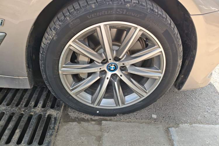 Used BMW 5 Series New Energy 2019 530Le Luxury Package Right Front Wheel Hub
