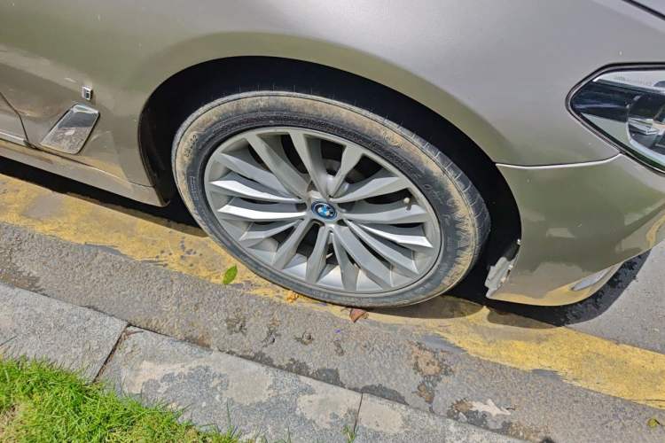 Used BMW 5 Series New Energy 2019 530Le Luxury Package Right Front Wheel Hub