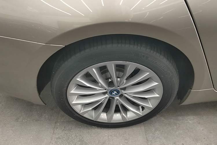 Used BMW 5 Series New Energy 2019 530Le Luxury Package Right Rear Wheel Hub