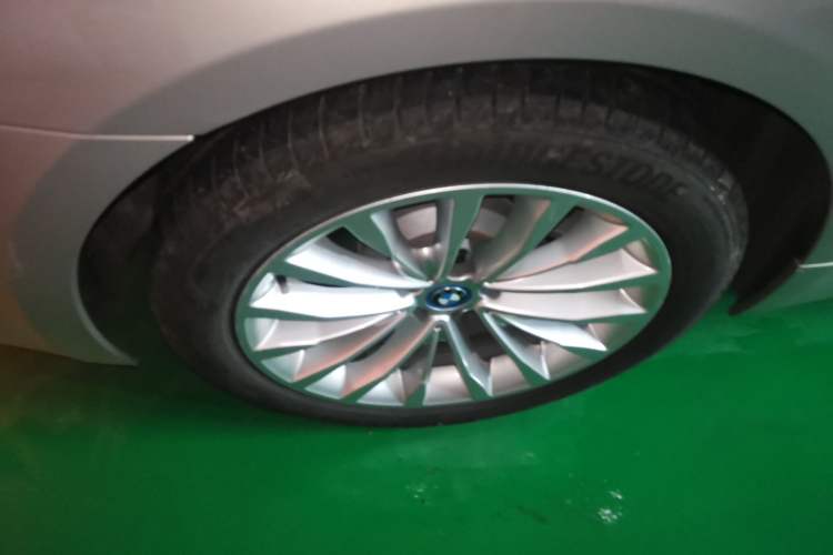 Used BMW 5 Series New Energy 2019 530Le Luxury Package Right Rear Wheel Hub