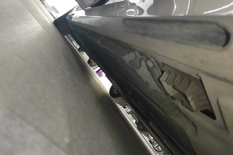 Used BMW 5 Series New Energy 2019 530Le Luxury Package Right Side Sill