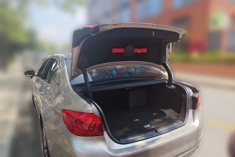 Used BMW 5 Series New Energy 2019 530Le Luxury Package Trunk