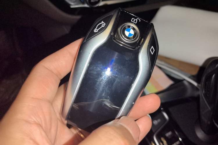 Used BMW 5 Series New Energy 2019 530Le Luxury Package Vehicle Key