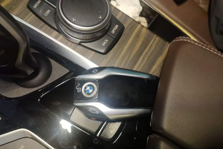 Used BMW 5 Series New Energy 2019 Updated Version 530Le Luxury Package Vehicle Key