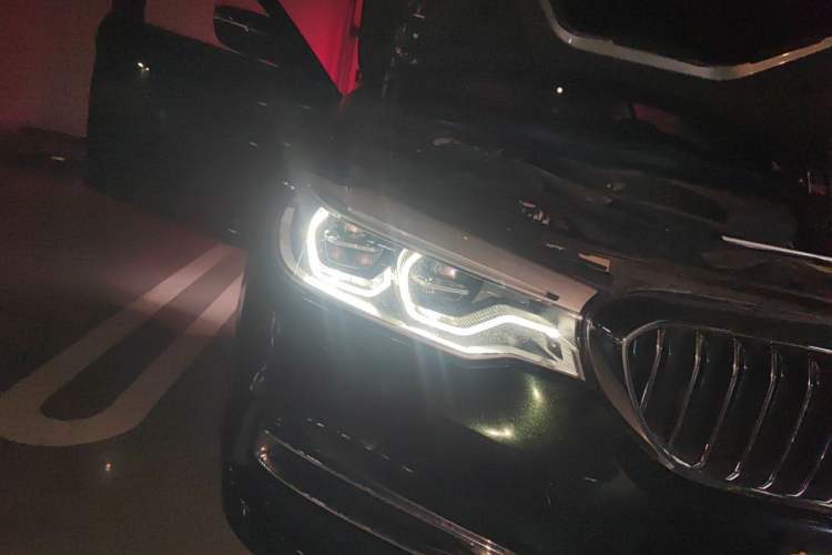 Used BMW 5 Series New Energy 2019 Updated 530Le Pioneer Edition Right Front Headlight