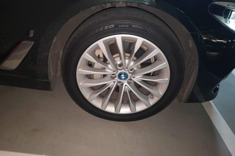 Used BMW 5 Series New Energy 2019 Updated 530Le Pioneer Edition Right Front Wheel Hub