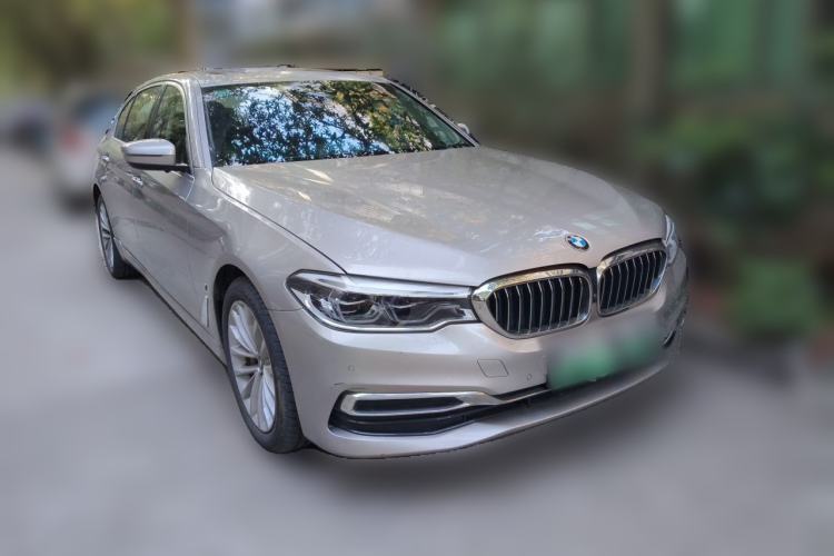Used BMW 5 Series New Energy 2019 Updated Version 530Le Luxury Package Front Right 45 Deg