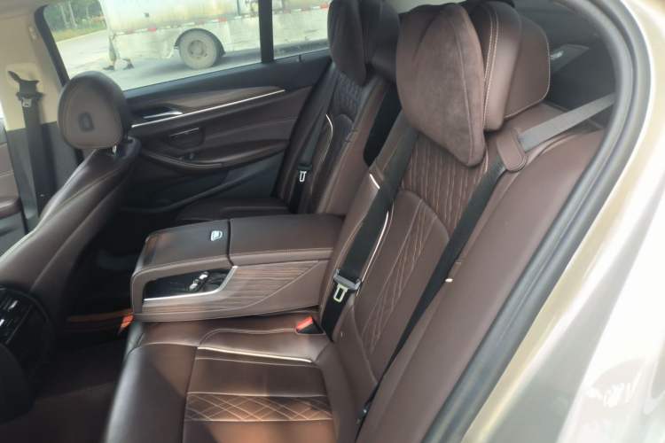 Used BMW 5 Series New Energy 2019 Updated Version 530Le Luxury Package Left Rear Seat
