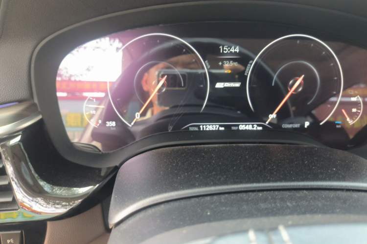 Used BMW 5 Series New Energy 2019 Updated Version 530Le Luxury Package Odometer Close Up