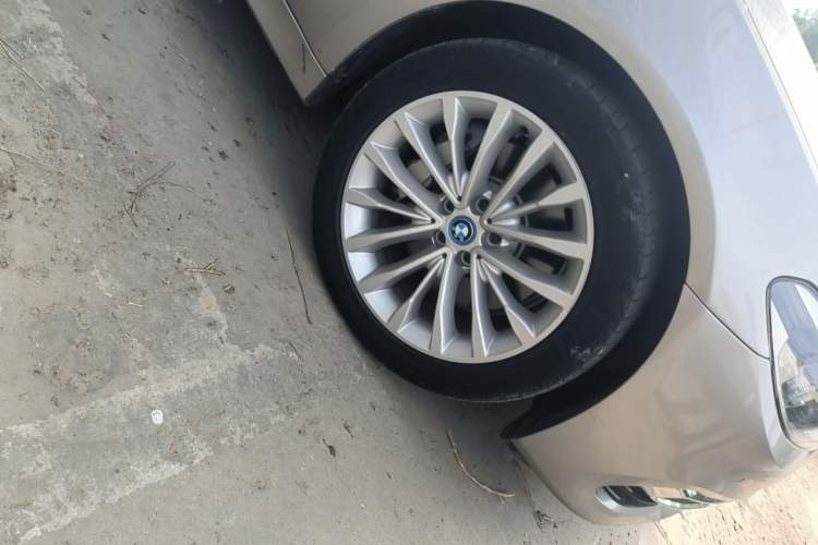 Used BMW 5 Series New Energy 2019 Updated Version 530Le Luxury Package Right Front Wheel Hub