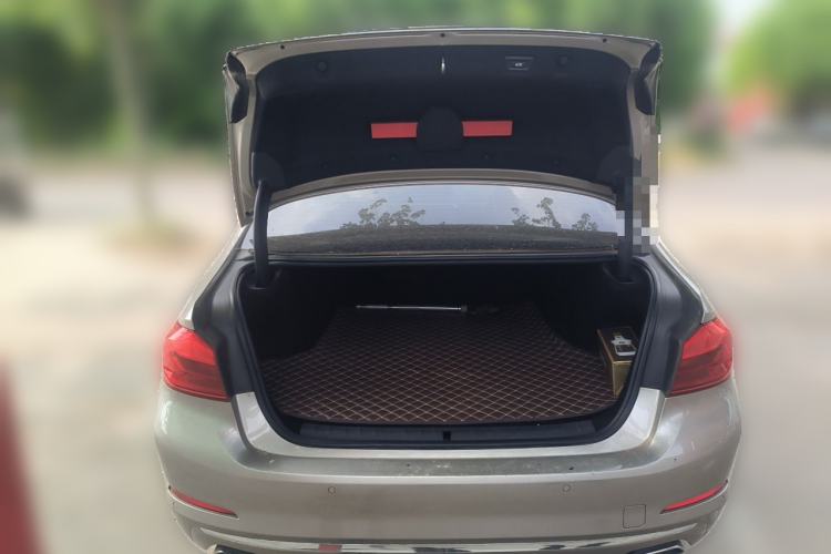 Used BMW 5 Series New Energy 2019 Updated Version 530Le Luxury Package Trunk