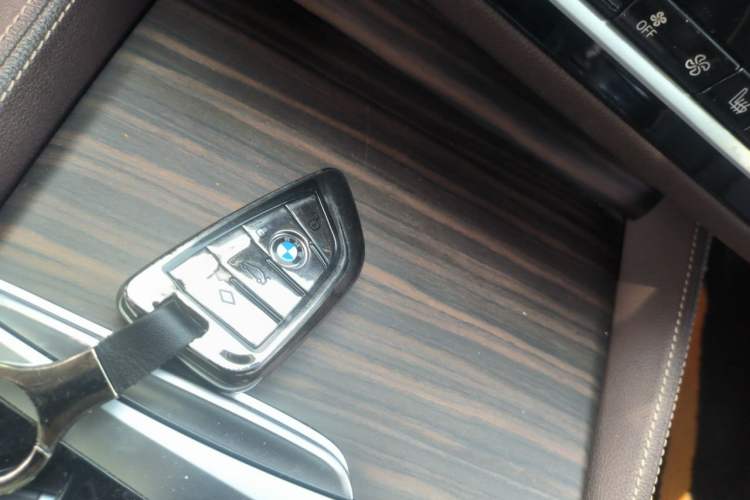 Used BMW 5 Series New Energy 2019 Updated Version 530Le Luxury Package Vehicle Key