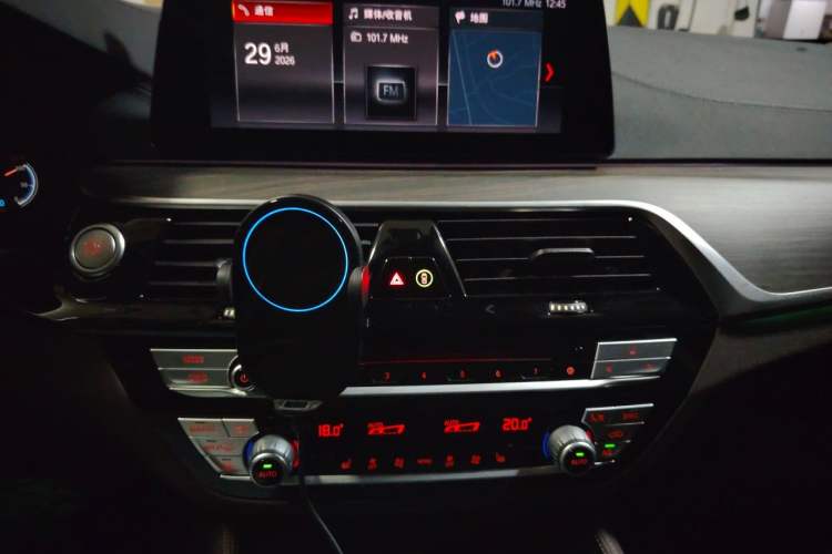 Used BMW 5 Series New Energy 2019 Updated Version 530Le Luxury Package Audio And AC Panel