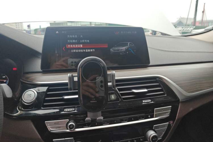 Used BMW 5 Series New Energy 2019 530Le Luxury Package Audio And AC Panel