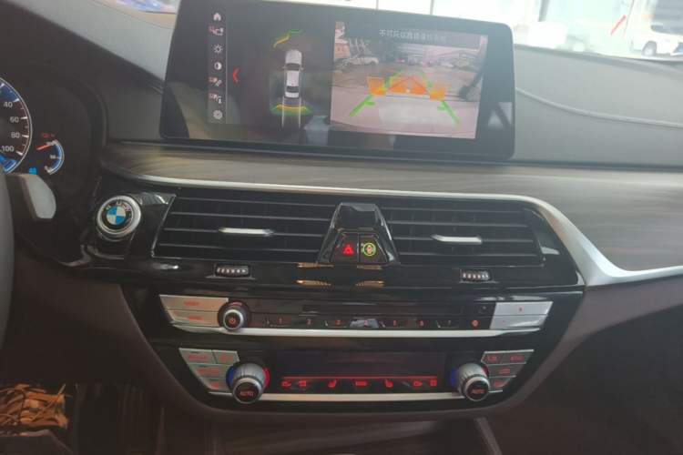 Used BMW 5 Series New Energy 2019 530Le Luxury Package Audio And AC Panel