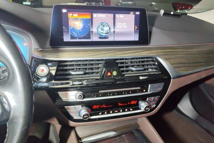 Used BMW 5 Series New Energy 2019 Updated Version 530Le Luxury Package Audio And AC Panel