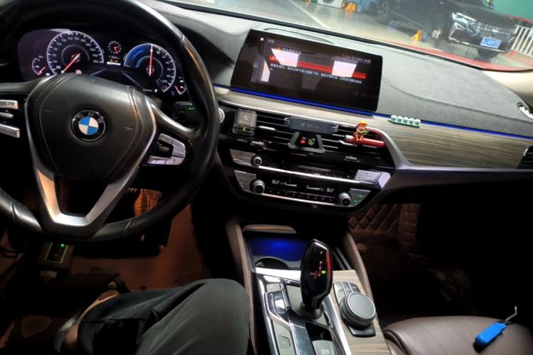 Used BMW 5 Series New Energy 2019 Updated 530Le Pioneer Edition Center Console
