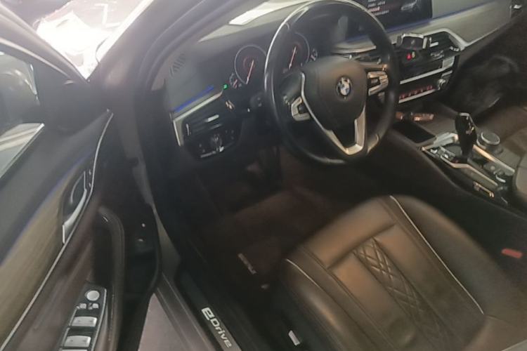 Used BMW 5 Series New Energy 2019 530Le Luxury Package Driver Seat