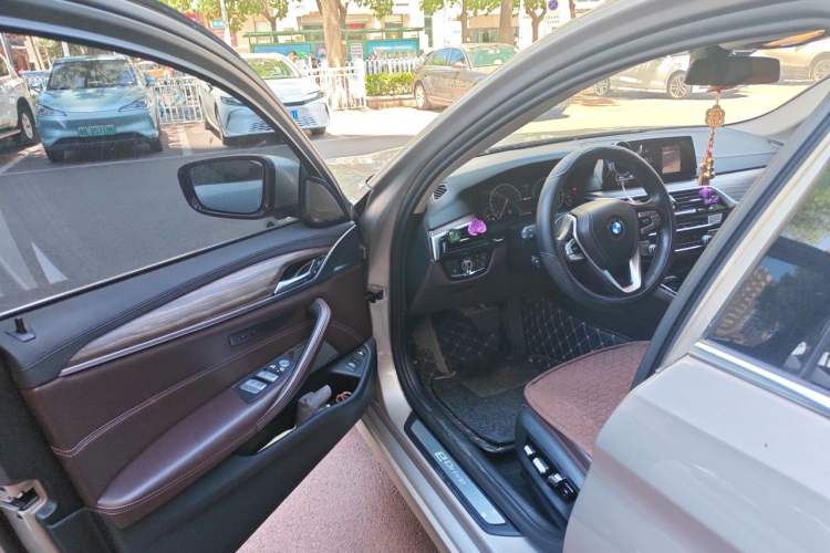 Used BMW 5 Series New Energy 2019 Updated 530Le Pioneer Edition Driver Seat