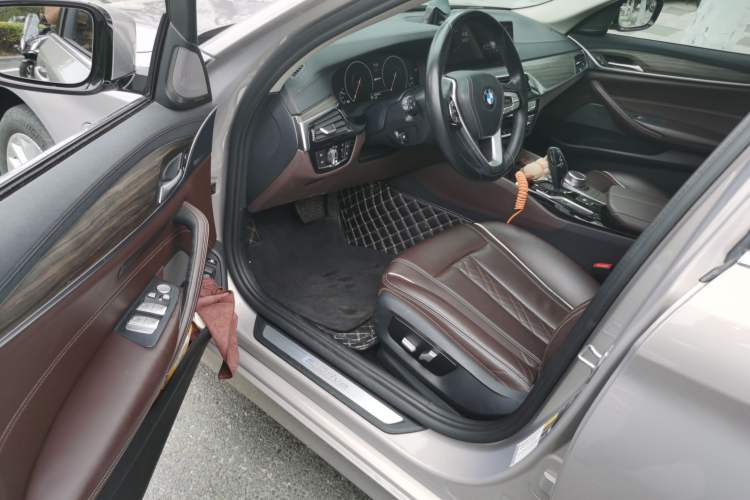 Used BMW 5 Series New Energy 2019 530Le Luxury Package Driver Seat