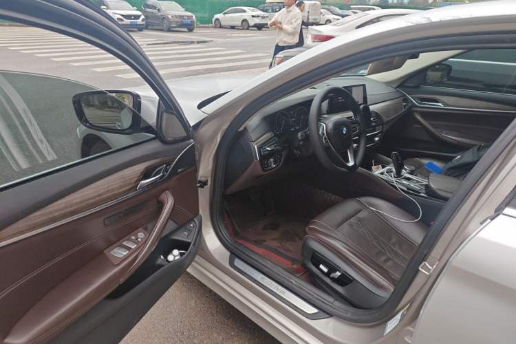 Used BMW 5 Series New Energy 2019 530Le Luxury Package Driver Seat