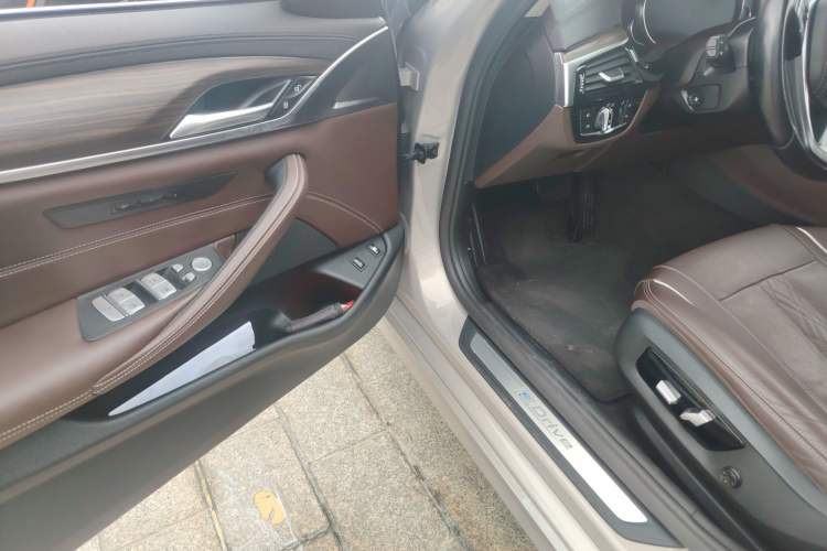 Used BMW 5 Series New Energy 2019 530Le Luxury Package Driver Seat