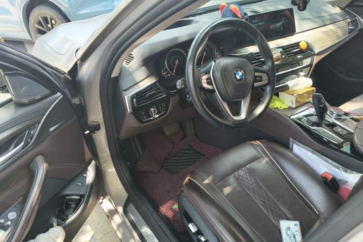 Used BMW 5 Series New Energy 2019 530Le Luxury Package Driver Seat