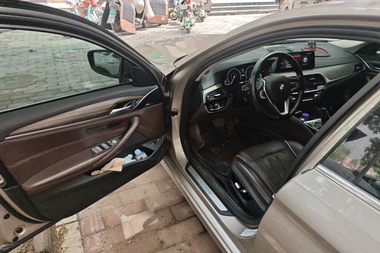 Used BMW 5 Series New Energy 2019 530Le Luxury Package Driver Seat