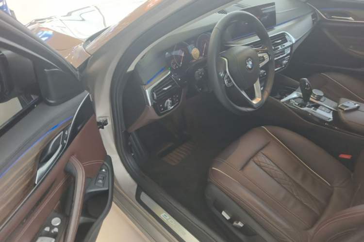 Used BMW 5 Series New Energy 2019 530Le Luxury Package Driver Seat