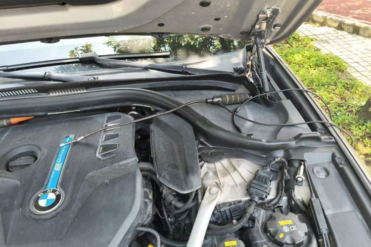 Used BMW 5 Series New Energy 2019 530Le Luxury Package Engine Bay Left