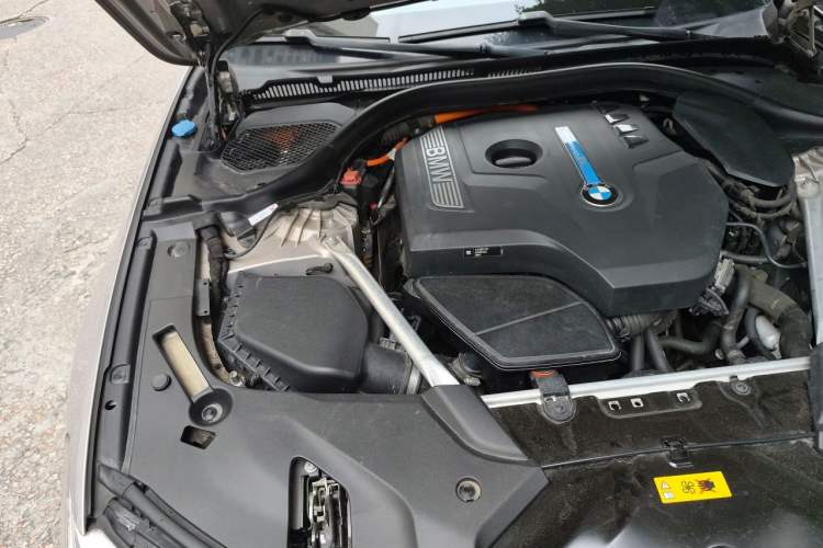 Used BMW 5 Series New Energy 2019 Updated 530Le Pioneer Edition Engine Bay Right