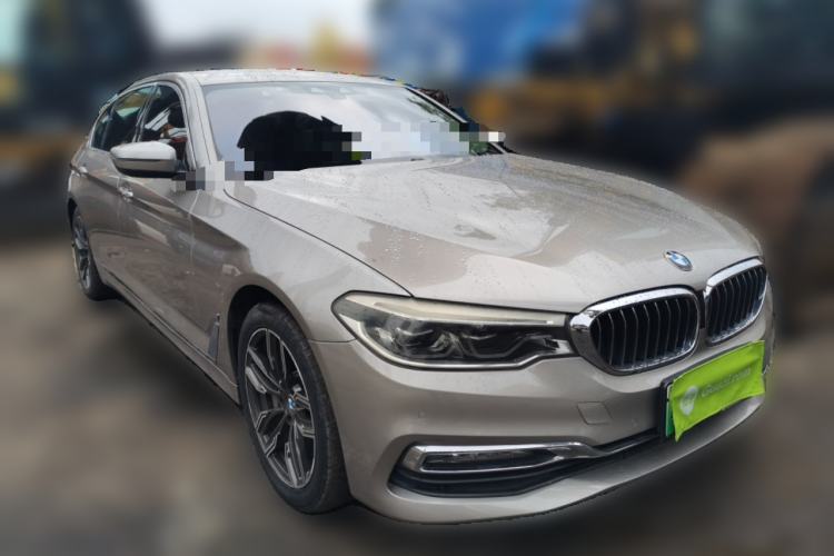 Used BMW 5 Series New Energy 2019 530Le Luxury Package Front Right 45 Deg