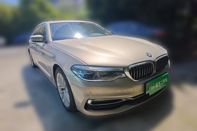 Used BMW 5 Series New Energy 2019 Updated Version 530Le Luxury Package Front Right 45 Deg
