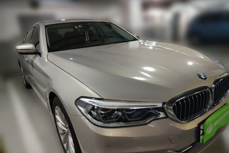 Used BMW 5 Series New Energy 2019 Updated Version 530Le Luxury Package Front Right 45 Deg