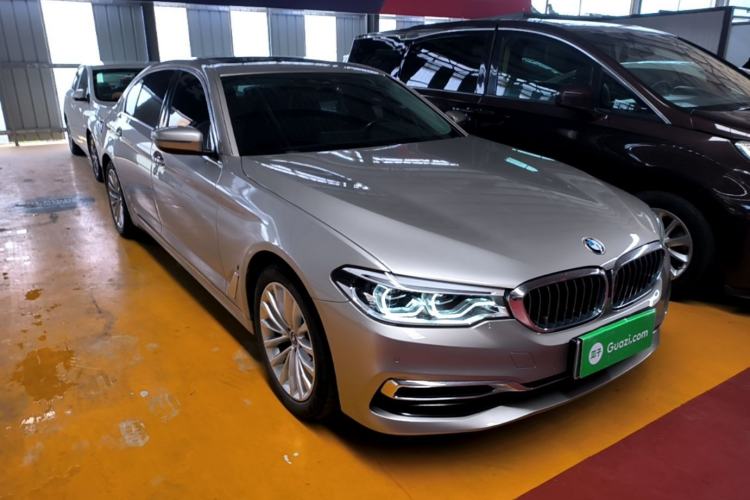 Used BMW 5 Series New Energy 2019 Updated 530Le Pioneer Edition Front Right 45 Deg