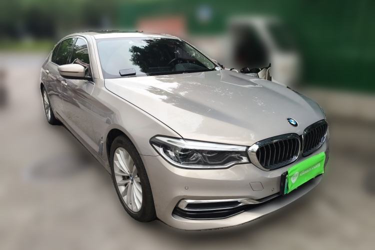 Used BMW 5 Series New Energy 2019 Updated 530Le Pioneer Edition Front Right 45 Deg