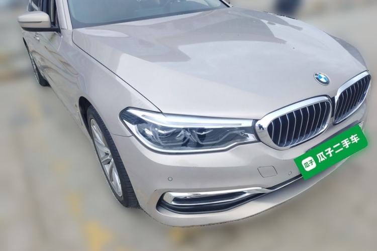 Used BMW 5 Series New Energy 2019 530Le Luxury Package Front Right 45 Deg