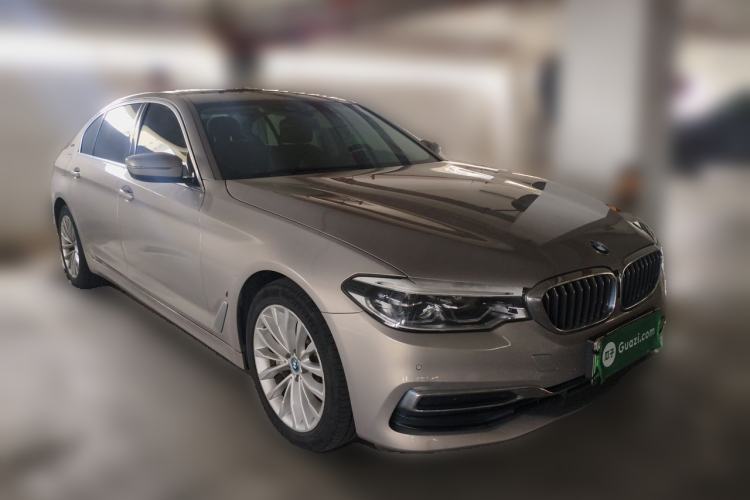 Used BMW 5 Series New Energy 2019 Updated Version 530Le Luxury Package Front Right 45 Deg