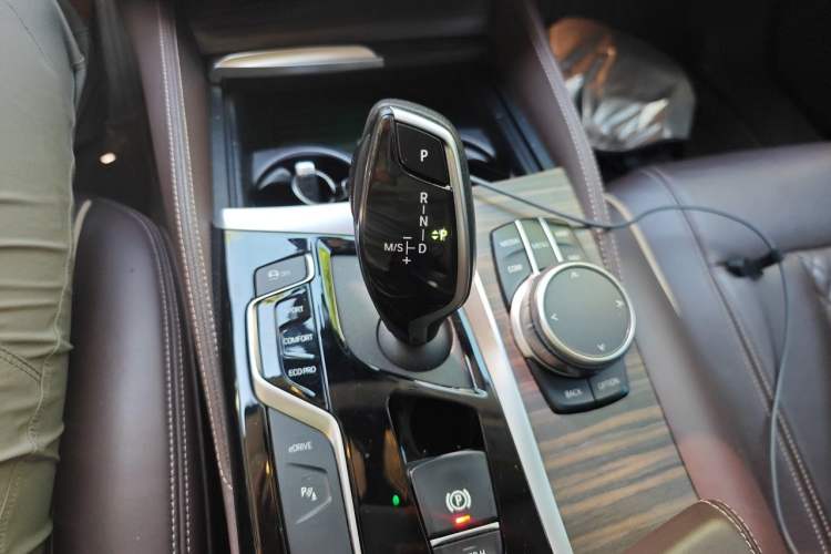 Used BMW 5 Series New Energy 2019 Updated Version 530Le Luxury Package Gear Lever