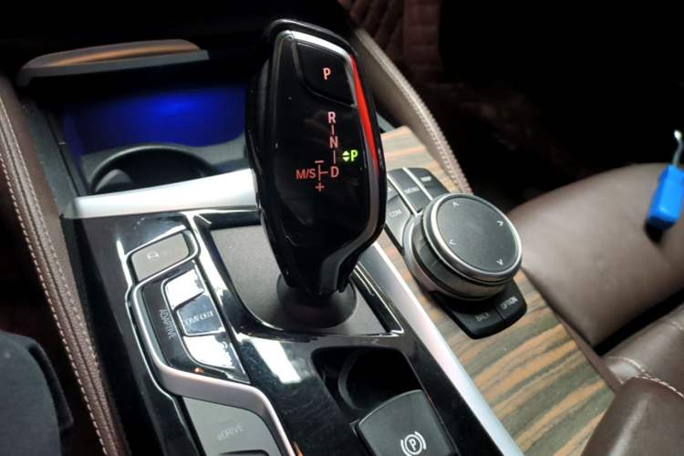 Used BMW 5 Series New Energy 2019 Updated 530Le Pioneer Edition Gear Lever