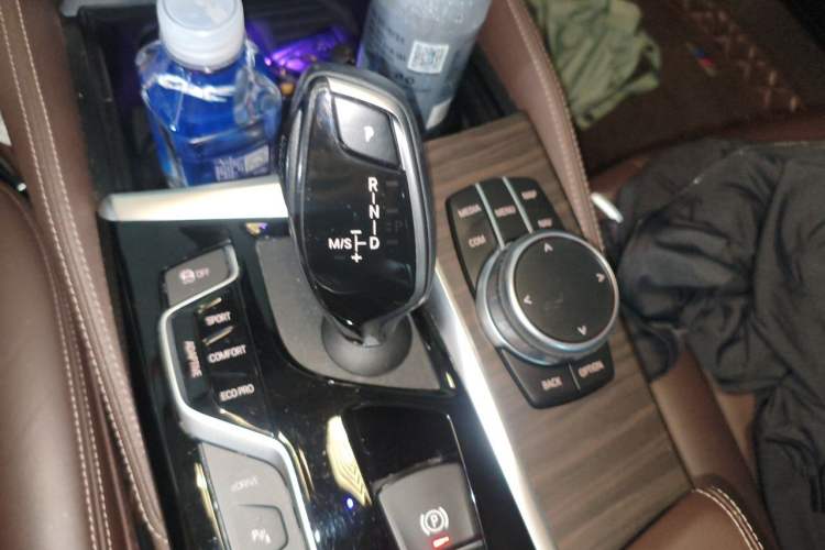 Used BMW 5 Series New Energy 2019 Updated Version 530Le Luxury Package Gear Lever