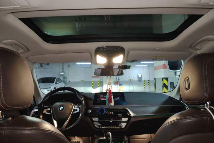 Used BMW 5 Series New Energy 2019 Updated Version 530Le Luxury Package Headliner