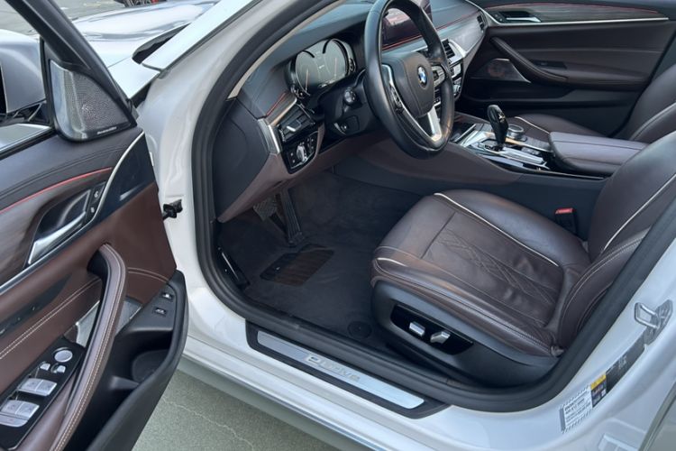 Used BMW 5 Series New Energy 2019 530Le Luxury Package Interior 4