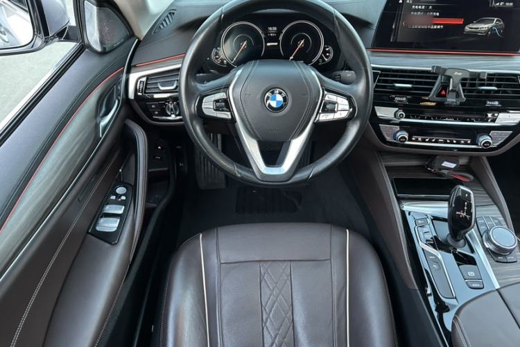 Used BMW 5 Series New Energy 2019 530Le Luxury Package Interior 6