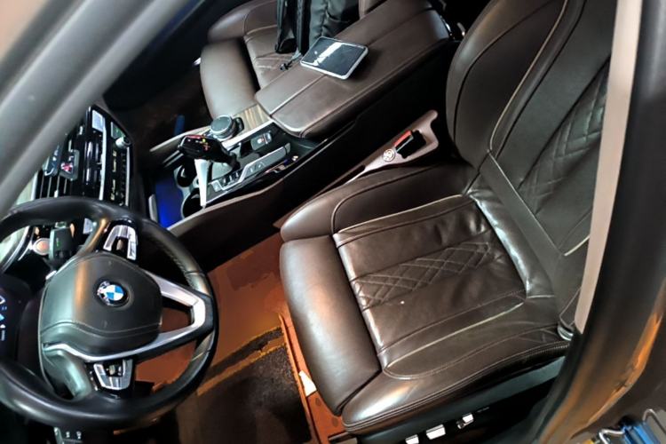 Used BMW 5 Series New Energy 2019 Updated 530Le Pioneer Edition Left Front Seat